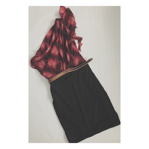 Bebe Dress - Picture 2 of 7